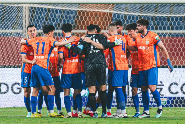 壹资网 泰山队热身赛大胜，却引发韩鹏不满，崔康熙无疑是给韩鹏挖下大坑