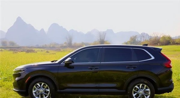 MOM操盘网 家用SUV的终极答案？深度体验第六代CR-V，揭秘市场生存法则